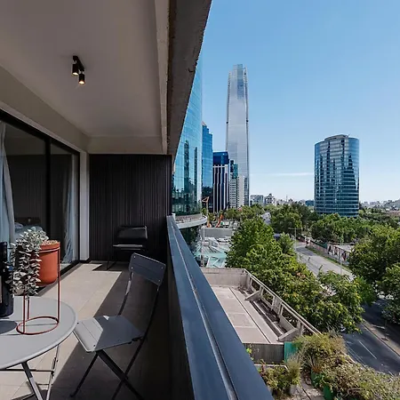 Renovado Con Terraza En El Corazon De Las Condes